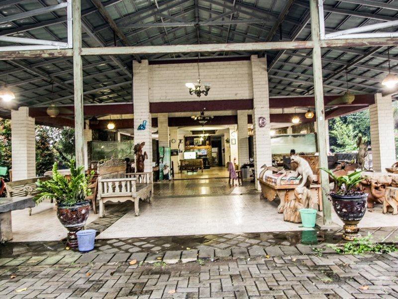 Oyo 2278 Cikidang Hunting Resort Sukabumi Zewnętrze zdjęcie