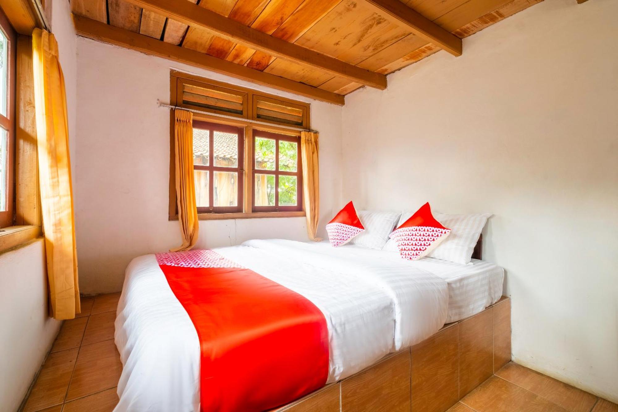 Oyo 2278 Cikidang Hunting Resort Sukabumi Zewnętrze zdjęcie
